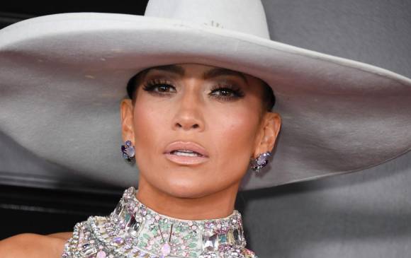 Jennifer López en la alfombra roja de los premios Grammy. FOTO AFP Jennifer López en la alfombra roja de los premios Grammy. FOTO AFP