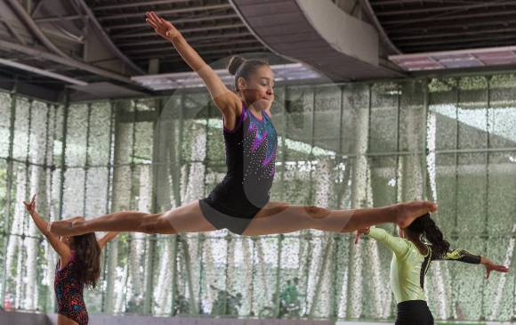 En este escenario pasan los días de María José Villegas, la gimnasta que busca una beca de Oster. FOTO Julio César Herrera