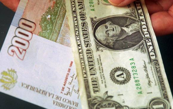 Frente al dólar estadounidense, la moneda colombiana tiene una pérdida de valor de 33,2 %, según el índice. Foto: Archivo