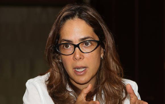La ministra Parody dice que Envigado sería el primer municipio del país con jornada única. FOTO Julio César Herrera 