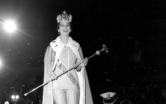 La mamá de Luz Marina, Margarita Castro, fue la encargada de confeccionar su vestido de fantasía. FOTO Archivo