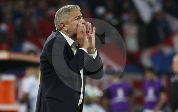 El técnico Octavio Zambrano se encuentra en su peor momento desde que es el entrenador del Medellín. FOTO robinson sáenz