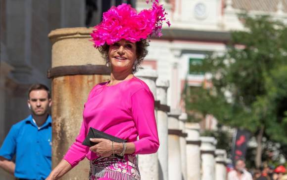 Nati Abascal, socialité española y ex modelo de moda, al llegar a la catedral. FOTO Efe (Raúl Caro)