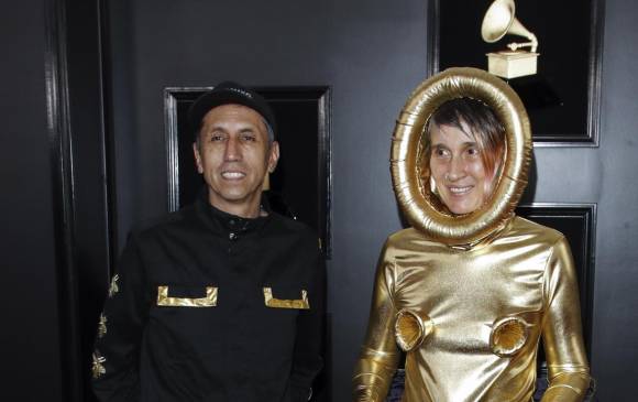 Héctor Buitrago y Andrea Echeverri durante la ceremonia de los Grammy. Foto: EFE Héctor Buitrago y Andrea Echeverri durante la ceremonia de los Grammy. Foto: EFE