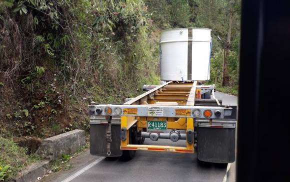 Un tanque cayó sobre un ciclista en vía de La Ceja