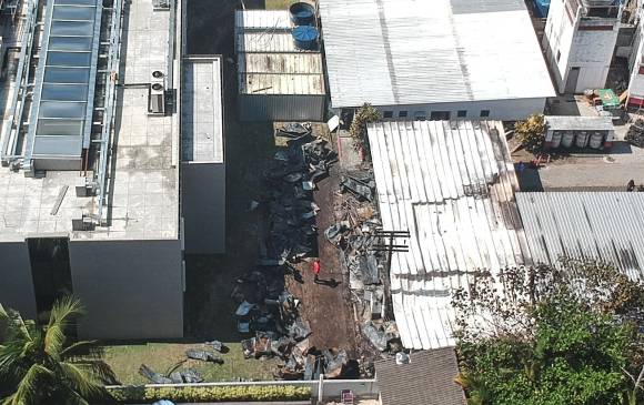 Así quedó la sede del club tras el incendio. FOTO EFE