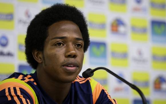 El volante colombiano Carlos Sánchez fue confirmado este martes como nuevo jugador del Fiorentina italiano. FOTO COLPRENSA
