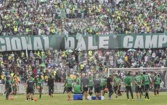 13.000 hinchas presentes en última práctica del equipo, en el Atanasio, previo a la final ante Cali hace un año. FOTO robinson sáenz