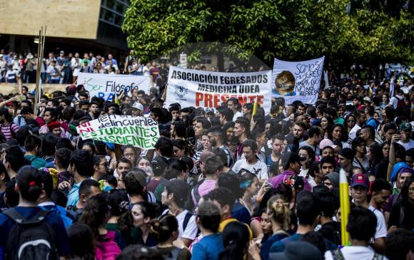 La marcha salió desde el Parque de los Deseos en Medellín. Fotografías: Jaime Pérez Munévar