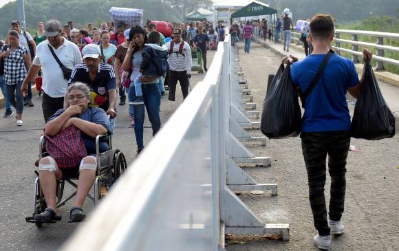 Cruce del puente internacional Simón Bolívar. Foto: AFP