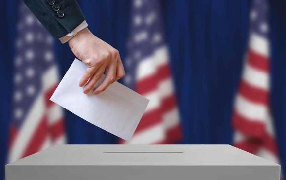 A un mes de las elecciones parlamentarias de medio mandato, los expertos de seguridad dicen que los riesgos de que hackers ataquen urnas electrónicas u otro objetivos son altos. Foto vchalup / stock.adobe.com