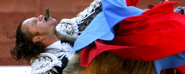 Recae el torero español Julio Aparicio, corneado el pasado ...