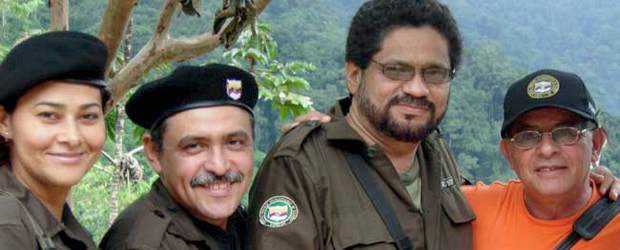 Pruebas ante OEA serán contundentes | Archivo | Dentro de las pruebas hay material fotográfico, de video y coordenadas, entre otros. La imagen corresponde a una reunión meses después de la liberación de Rodrigo Granda (derecha), aparece también alias "Iván Márquez" (barba).