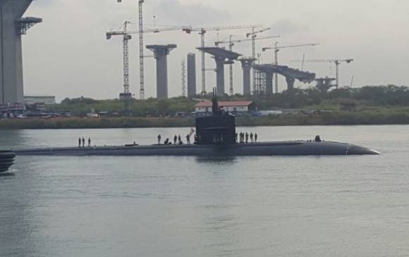El submarino atravesó el Canal de Panamá para cruzar del océano Atlántico al Pacífico. FOTO CORTESÍA AUTORIDAD DEL CANAL DE PANAMÁ
