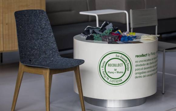 Desde los países bajos llegó Planq (izquierda) hecha con telas recicladas. FOTO Julio césar herrera