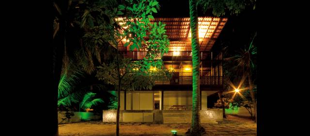 CASA TROPICAL, | Foto Nic Olshiati