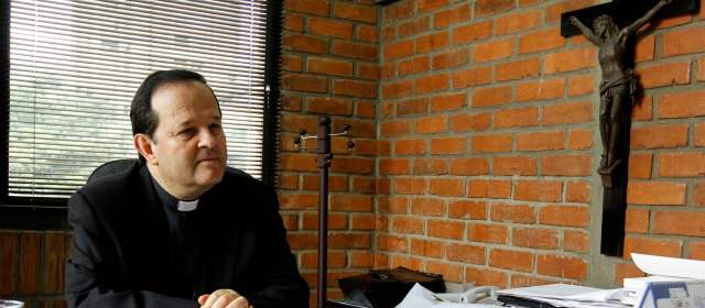 Diálogo debe hacerse sin intereses particulares: Iglesia | La Iglesia ha estado dispuesta en procesos de paz, afirmó monseñor Ricardo Tobón. FOTO ARCHIVO