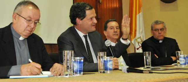 Gobierno pidió a la Iglesia llevar el mensaje de paz a las regiones |