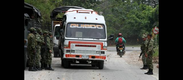 Tropas en vías y ríos no conjuran miedo en Chocó | Tres paros armados en Chocó este año. FOTO JUAN ANTONIO SÁNCHEZ