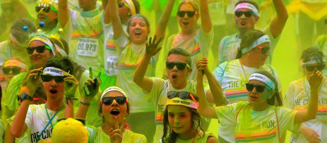 La Carrera The Color Run Night En Medellin Se Aplaza Para Enero De 2014 The color run, also known as the happiest 5k on the planet, is a unique paint race that celebrates healthiness, happiness and individuality. la carrera the color run night en medellin se aplaza para enero de 2014