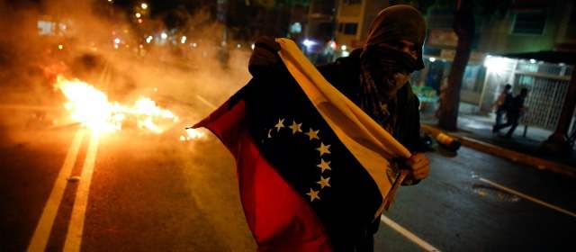 Resultado de imagen para venezuela fuego
