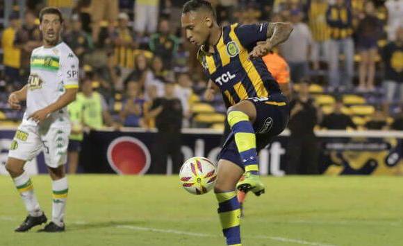 Jarlan Barrera, llegó a Rosario Central en enero. FOTO @CARCoficial