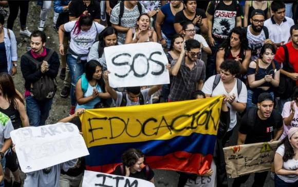 En multitudinarias marchas, Colombia exigió más presupuesto para la  educación