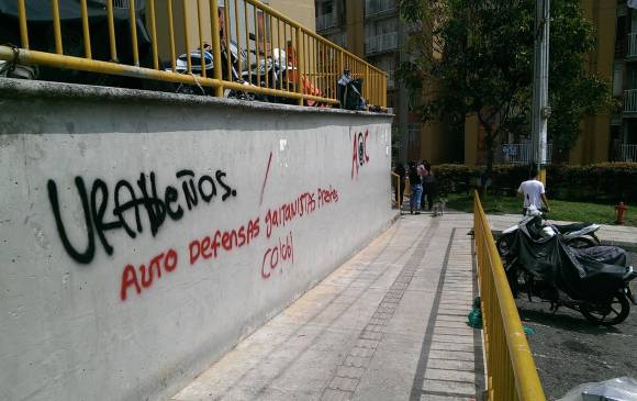 Los grafitis también se observaron en unidades residenciales de barrios como El Limonar y Belén Rincón.