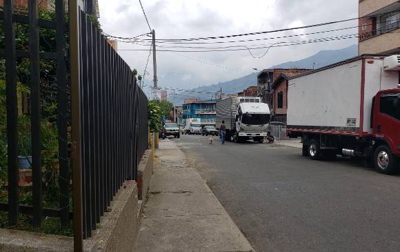 En esta calle del municipio de Bello se produjo el ataque sicarial que le costó la vida a tres personas. FOTO Santiago olivares