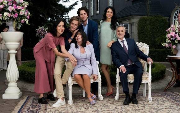 La Casa de las Flores fue una de las series que este año estuvo en furor. Netflix renovó en octubre hacer la segunda y la tercera temporada, que se estrenarán en 2019 y 2020. FOTO imagen serie