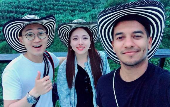 El nombre que Coreano Vlogs adoptó en español es Cristian pero su identidad en coreano es Junghyun Kim. Por su parte, Jeks se conoce como Jeaeun Kim en su tierra natal. FOTO K- Team