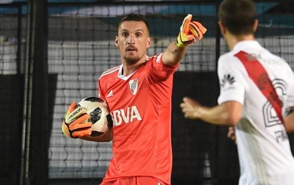 Franco Armani, con 31 años de edad, defiende el arco de River Plate, su cuarto equipo como arquero profesional. FOTO efe 