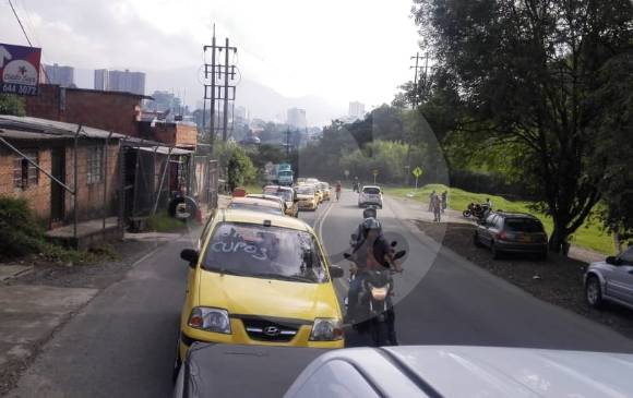 La movilización se da en protesta por nuevos cupos de taxis. FOTO JAIME PÉREZ