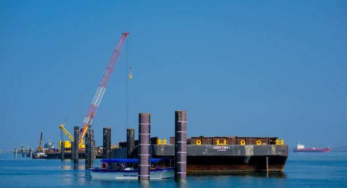 La planta regasificadora de la Sociedad Portuaria El Cayao, entraría en operación en diciembre de este año . FOTO Cortesía 