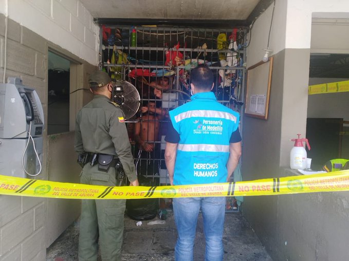 Cuatro casos positivos se han presentado en tres estaciones de policía de la ciudad. FOTO Personería de Medellín
