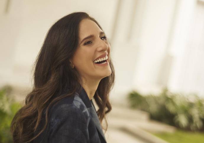 La diseñadora propone cinco grupos de estampados con orquídeas, helechos o heliconias en las prendas de su colección este año en Colombiamoda virtual. Foto: Colprensa