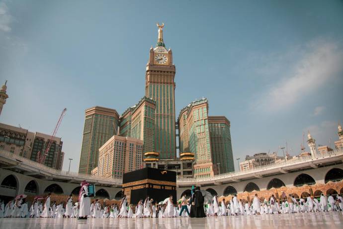 Para este ritual, las autoridades suministraron por primera vez piedras esterilizadas a los peregrinos. Habitualmente, las recogían ellos mismos.