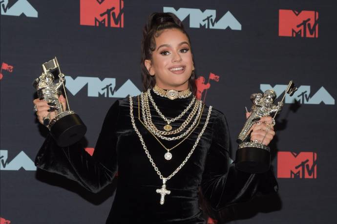 Rosalía se convirtió en la primera española en ganar un premio MTV, en la gala de los Video Music Awards. FOTO AFP
