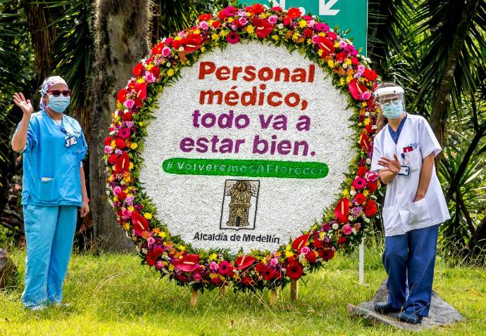 A pesar del aplazamiento de la feria de las flores y el desfile de silleteros por el Covid-19, 460 familias del corregimiento de Santa Elena serán beneficiados por una estrategia que lanzó la alcaldía de Medellín que busca llevar las silletas al personal de la salud y diferentes regiones de Colombia. FOTO : Juan Antonio Sánchez.