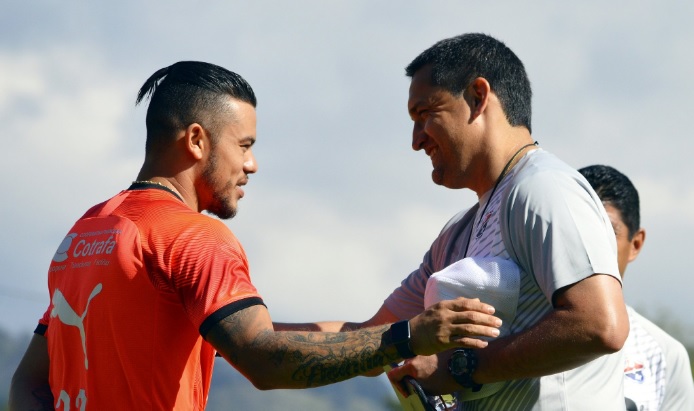 Bobadilla en su primer día al frente del club rojo. FOTO @DIM_Oficial