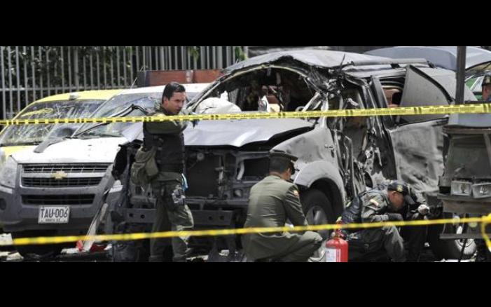 Atentado con el ex ministro Fernando Londoño. Foto: Colprensa