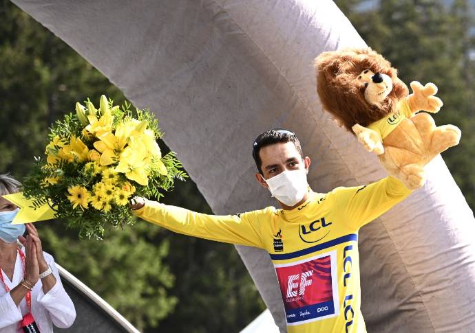 Tras 29 años de que un colombiano ganó el Dauphiné, Daniel Martínez manifestó en medio del júbilo: “Los últimos dos kilómetros pedaleé con el alma”. FOTO AFP