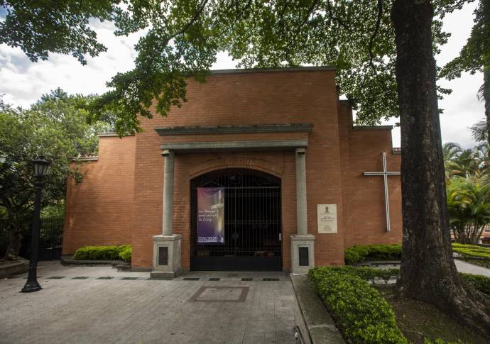 Parroquia nuestra señora de las Lomas, en la Loma del Escobero en Envigado. Foto Camilo Suárez