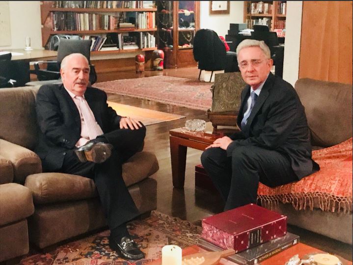 Uribe y Pastrana acuerdan fecha para definir mecanismo de la coalición