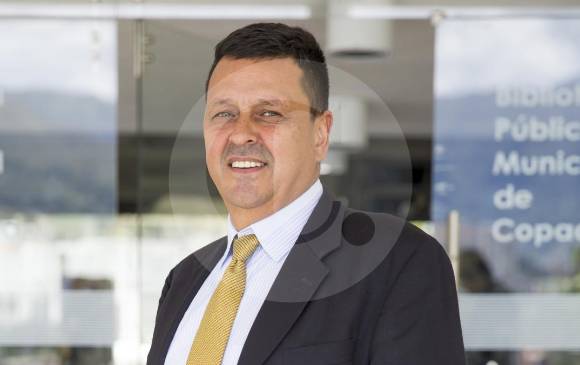 Óscar Restrepo dice que restringirá la construcción de proyectos urbanísticos en zonas verdes. Su meta sembrar 5.000 árboles. FOTO Camilo suárez