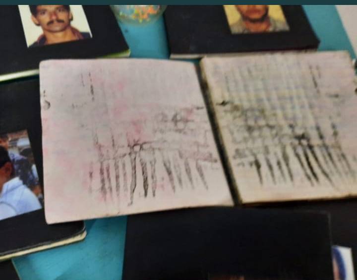 Así quedaron las bitácoras del Salón Nunca Más de Granada, Antioquia. La humedad las llenó de hongos. FOTO cortesía.