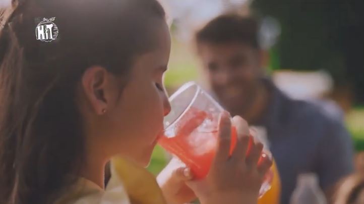 Comercial por el que están siendo investigados. FOTO CAPTURA DE PANTALLA