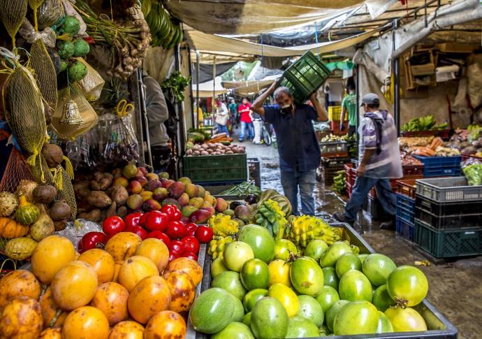 La variedad, los precios y la frescura de los productos son el gran atractivo de la Central Mayorista. Foto: Juan Antonio Sánchez
