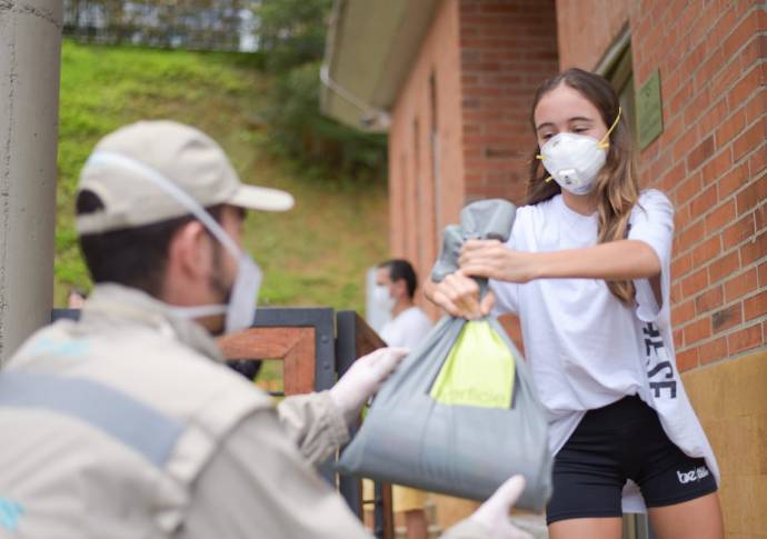 Según ha confirmado Quintero, las ayudas en especie y el dinero aportado por los ciudadanos serán recolectados por el Fondo Abrazando con Amor, creado por la Fundación EPM y la Alcaldía de Medellín Foto: Cortesía