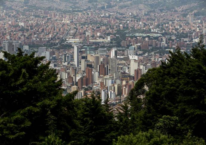 Esta ubicado en el centro oriente de Medellín. El cerro tiene un sendero que va desde Villatina hasta la cima y de ahí puede conectar con Santa Elena y el Parque Arví. FOTO: JULIO CÉSAR HERRERA